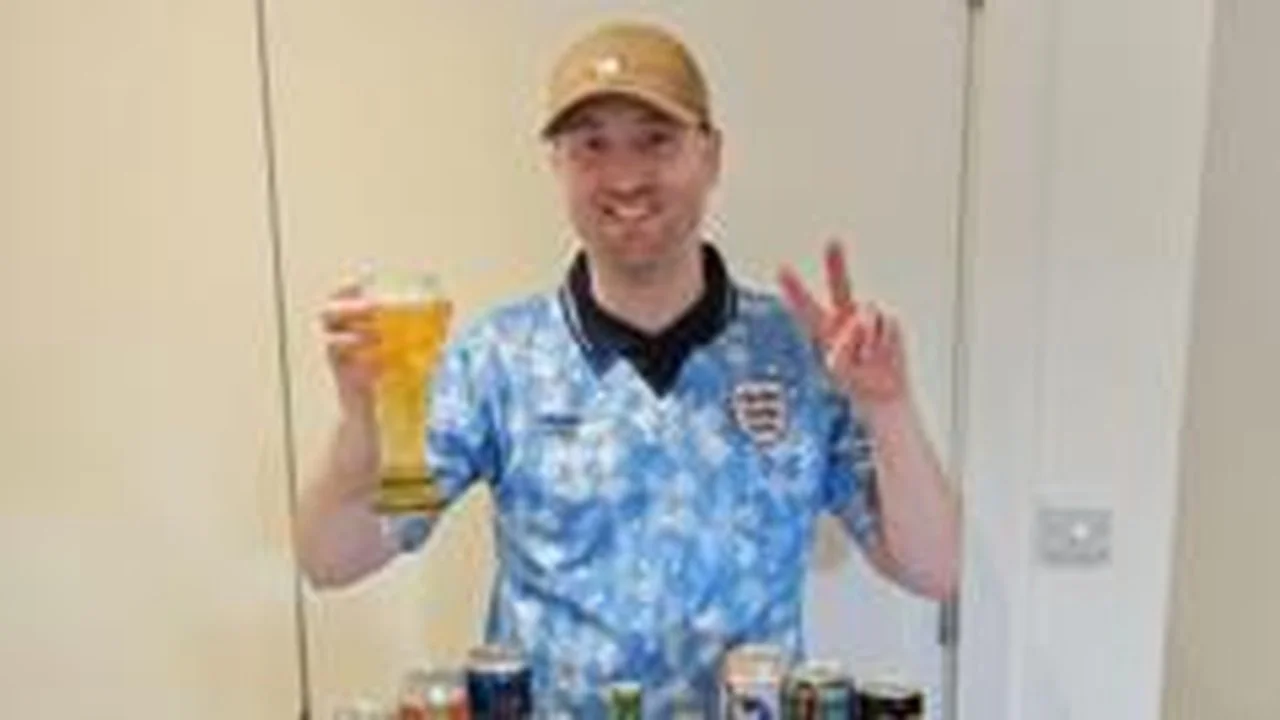 从球迷收藏到文化符号:英格兰球迷GusHully的2026世界杯48国啤